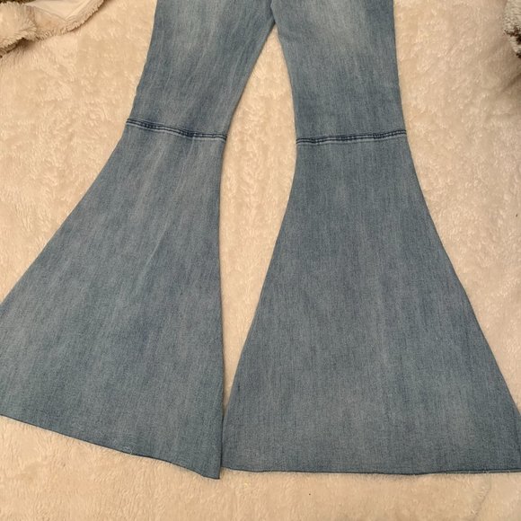 EASEL WOMEN'S JUST FLOAT ON FLARE JEANS - Picture 6 of 6